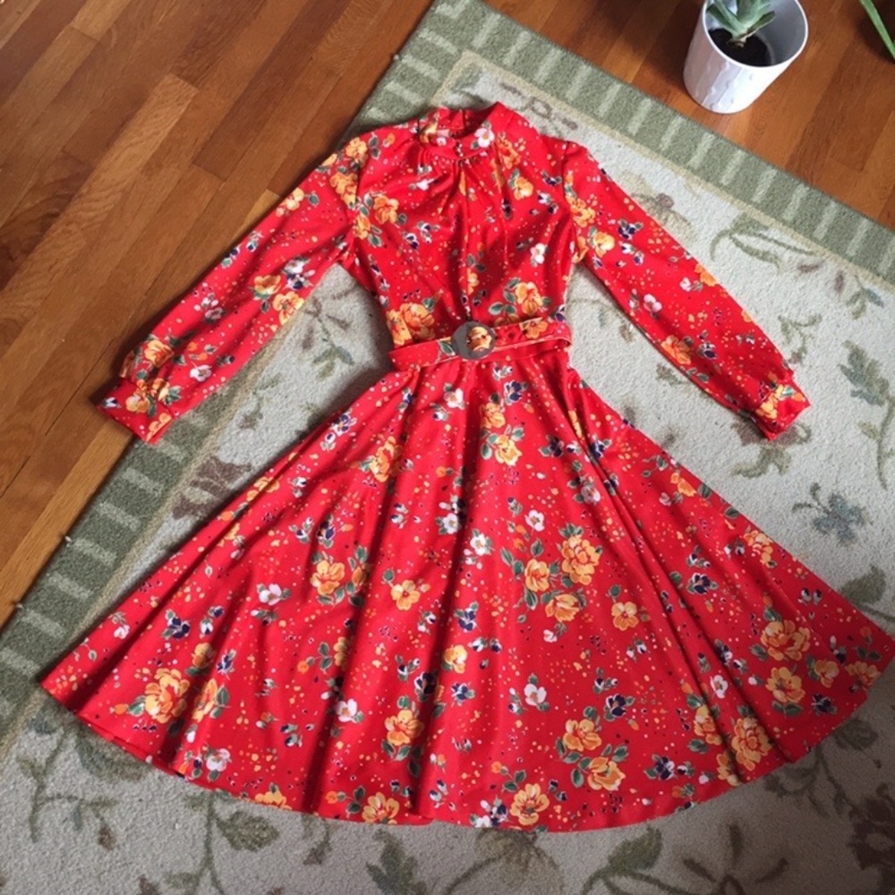 Vintage 1980s/1960s Red Floral dress